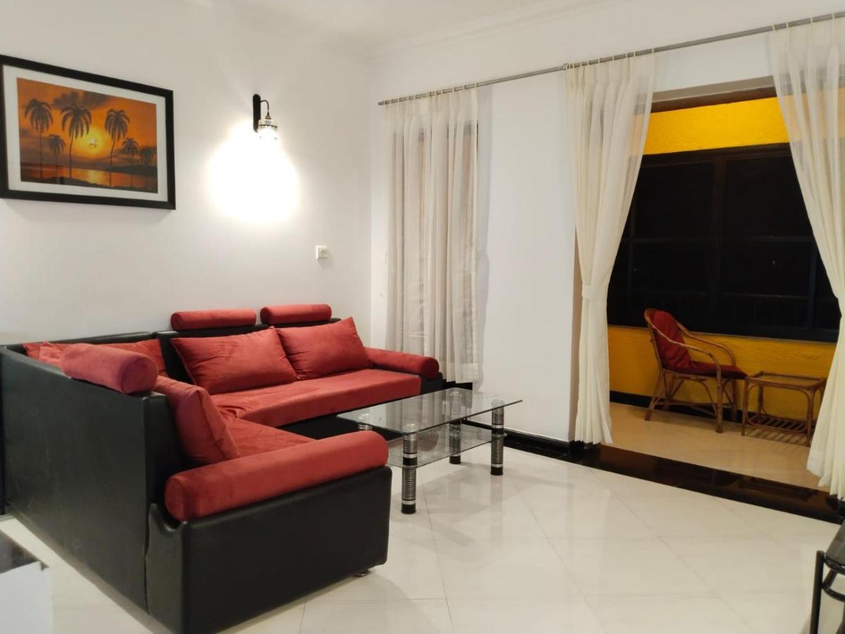 Riviera Palms 1 Luxury 1 Bhk Apartment With Swimmimg Pool View- Arpora - Near Baga Beach Old Goa Exterior photo