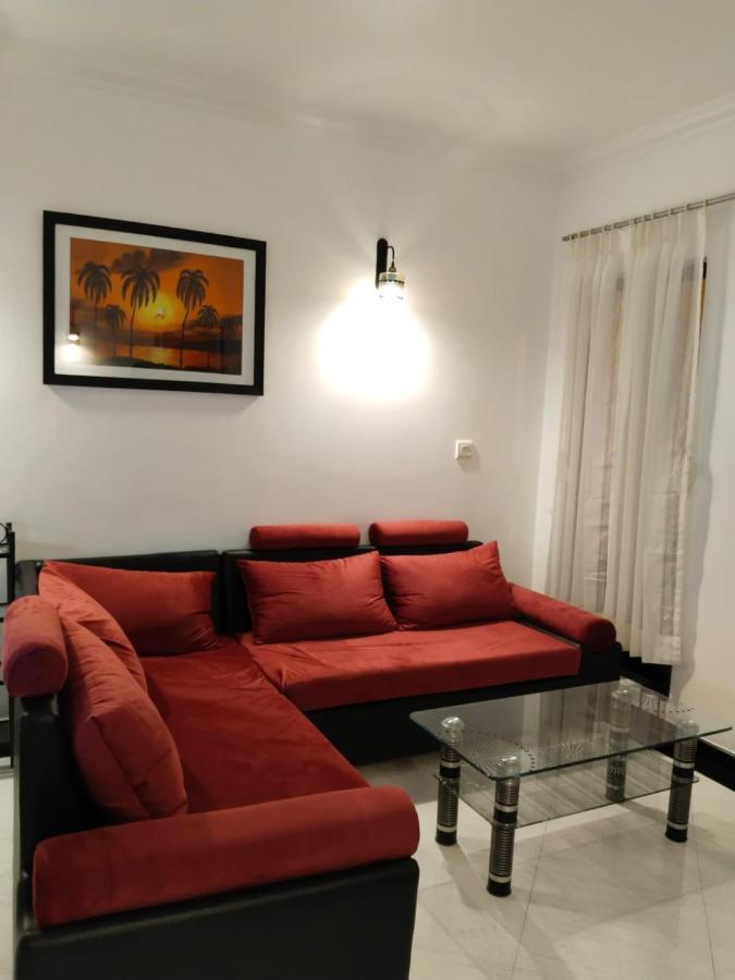 Riviera Palms 1 Luxury 1 Bhk Apartment With Swimmimg Pool View- Arpora - Near Baga Beach Old Goa Exterior photo