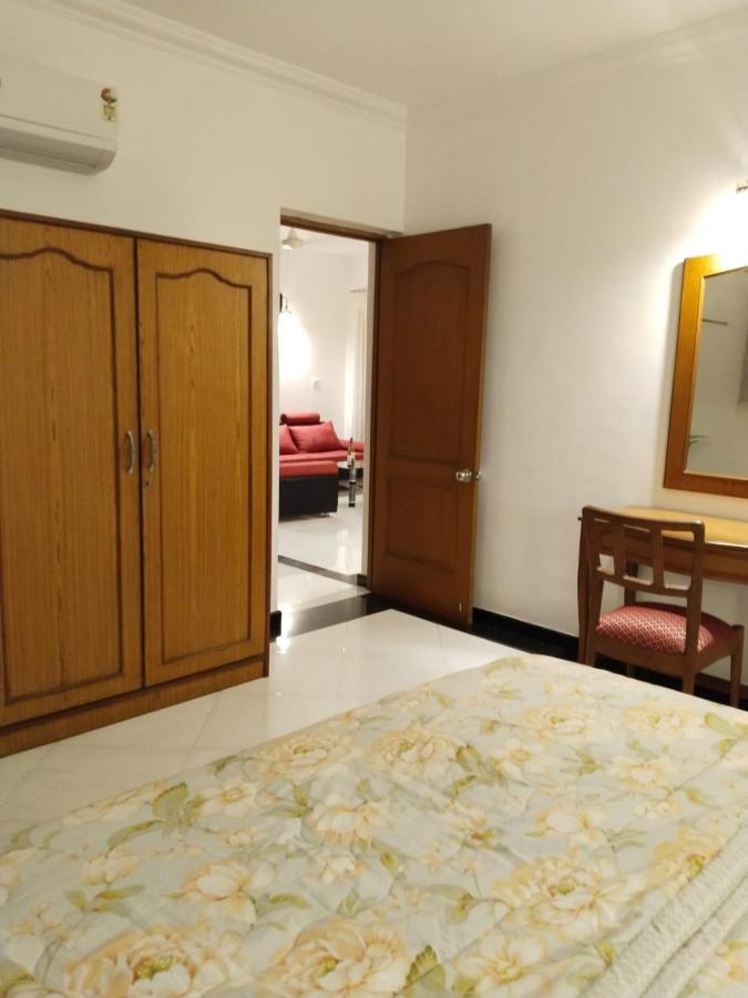 Riviera Palms 1 Luxury 1 Bhk Apartment With Swimmimg Pool View- Arpora - Near Baga Beach Old Goa Exterior photo
