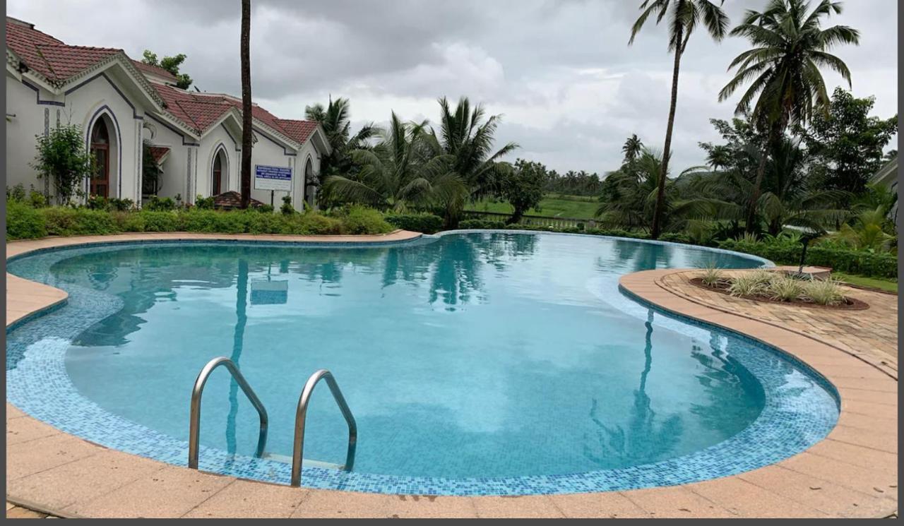 Riviera Palms 1 Luxury 1 Bhk Apartment With Swimmimg Pool View- Arpora - Near Baga Beach Old Goa Exterior photo