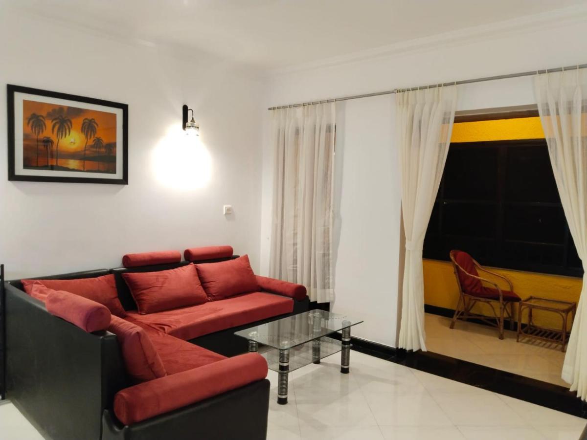 Riviera Palms 1 Luxury 1 Bhk Apartment With Swimmimg Pool View- Arpora - Near Baga Beach Old Goa Exterior photo