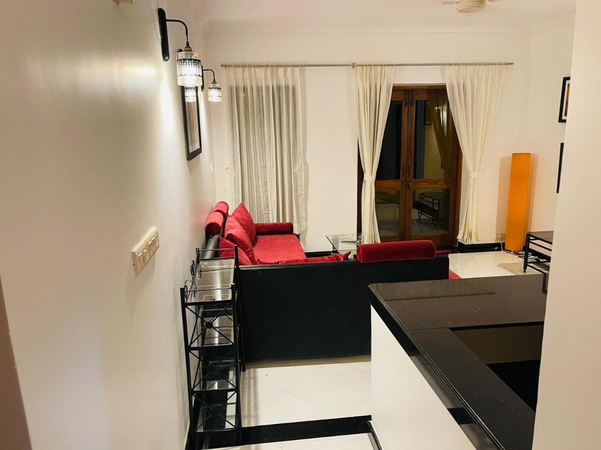 Riviera Palms 1 Luxury 1 Bhk Apartment With Swimmimg Pool View- Arpora - Near Baga Beach Old Goa Exterior photo