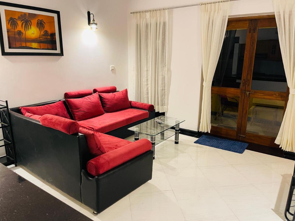 Riviera Palms 1 Luxury 1 Bhk Apartment With Swimmimg Pool View- Arpora - Near Baga Beach Old Goa Exterior photo