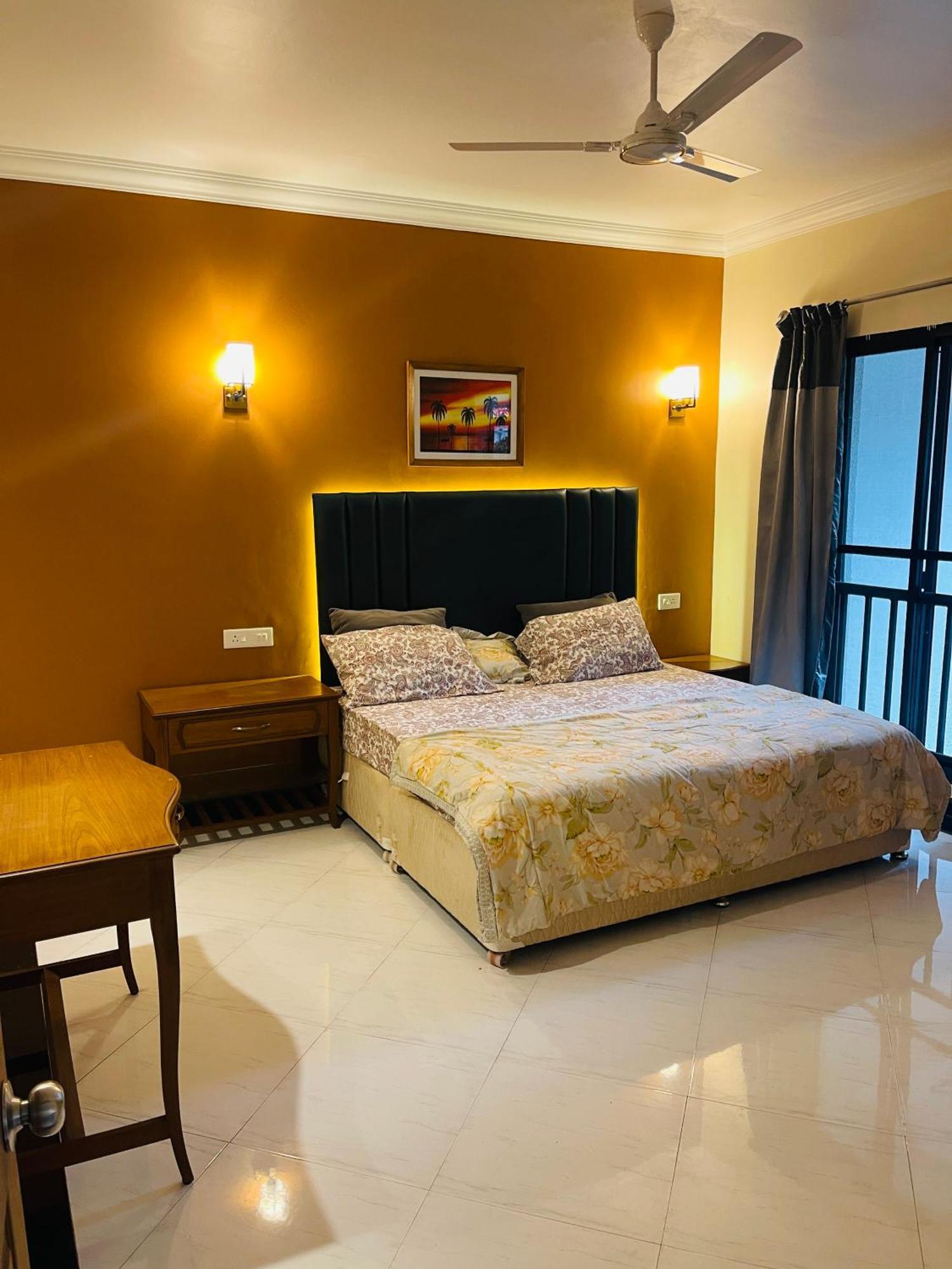 Riviera Palms 1 Luxury 1 Bhk Apartment With Swimmimg Pool View- Arpora - Near Baga Beach Old Goa Exterior photo